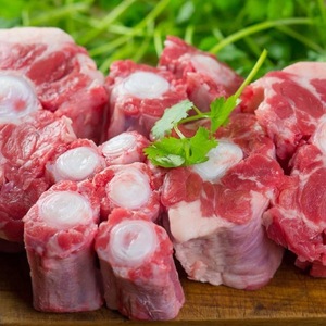 Frozen <b>Beef</b> Oxtail Premium Cuts, Freshly Frozen for Rich Flavors, Ideal for Global Supply and International Shipping - Product Image 3