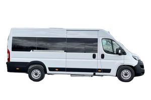 Fourgonnette de transport commercial à toit haut de 15 places, modèle 2024, sans accident et prête à être expédiée - Product Image 2