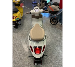 NUOVI ARRIVI 2027 <span class=keywords><strong>Vespa</strong></span> Primavera <span class=keywords><strong>50</strong></span> S <span class=keywords><strong>50</strong></span> Classic Scooter con Telaio in Acciaio Prodotto in Italia >45km/h - Product Image 2