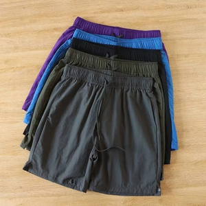 Shorts de sport compressifs Saleh Enterprises pour hommes, polyester et élasthanne, séchage rapide, évacuation de l'humidité, course à pied, fitness, entraînement, athlétisme, côtés zippés - Product Image 4