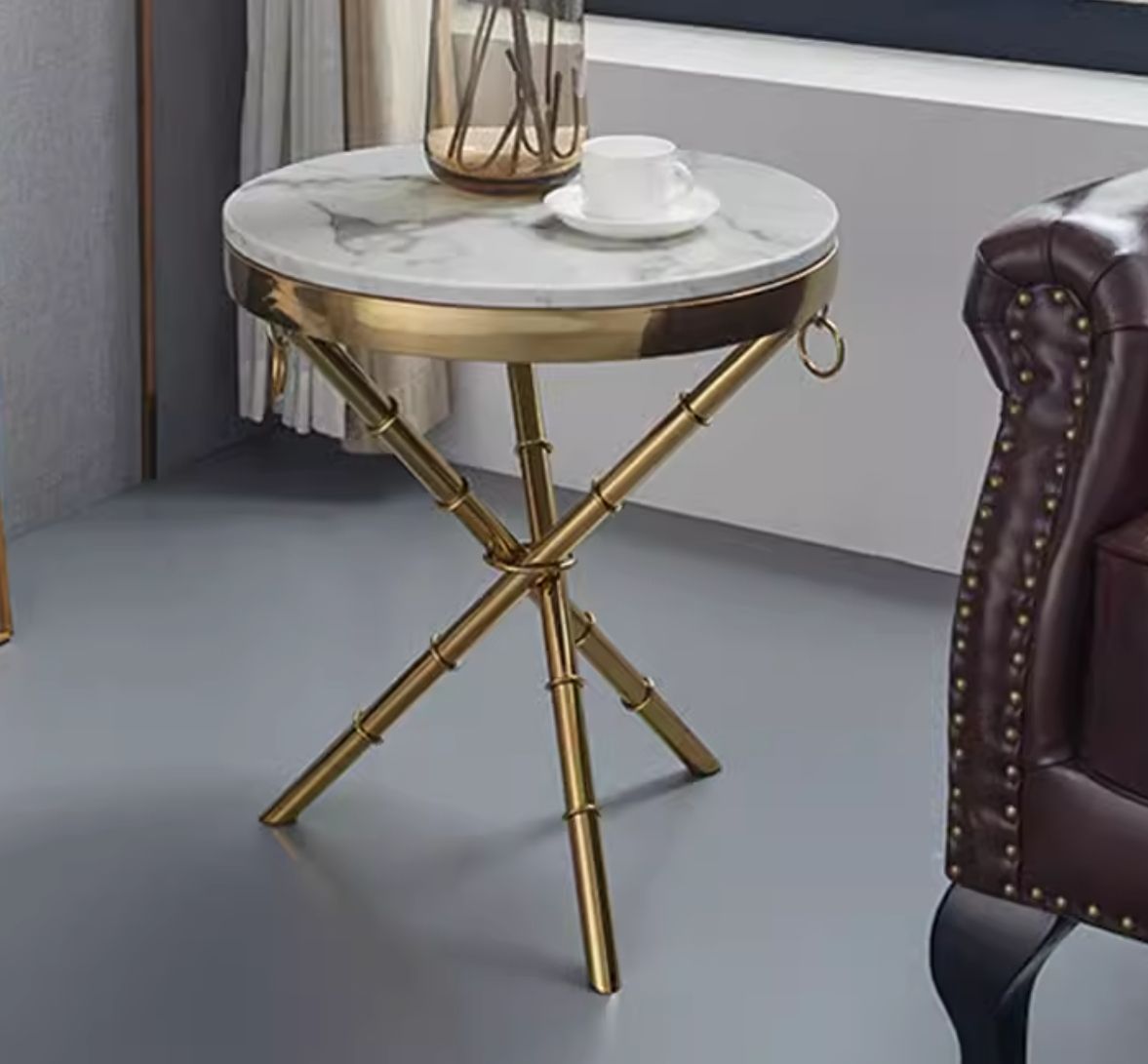 สีเทาเข้ม