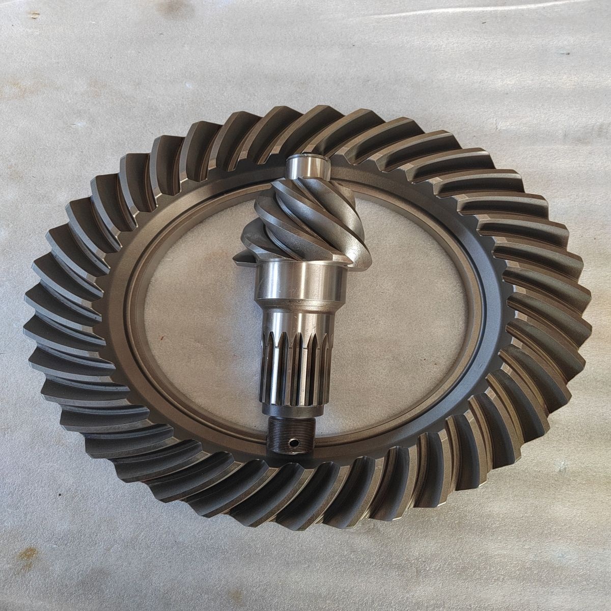 Crown Wheel Pinion Gear Ratio 8*35 8*37 8*39 for Nissan