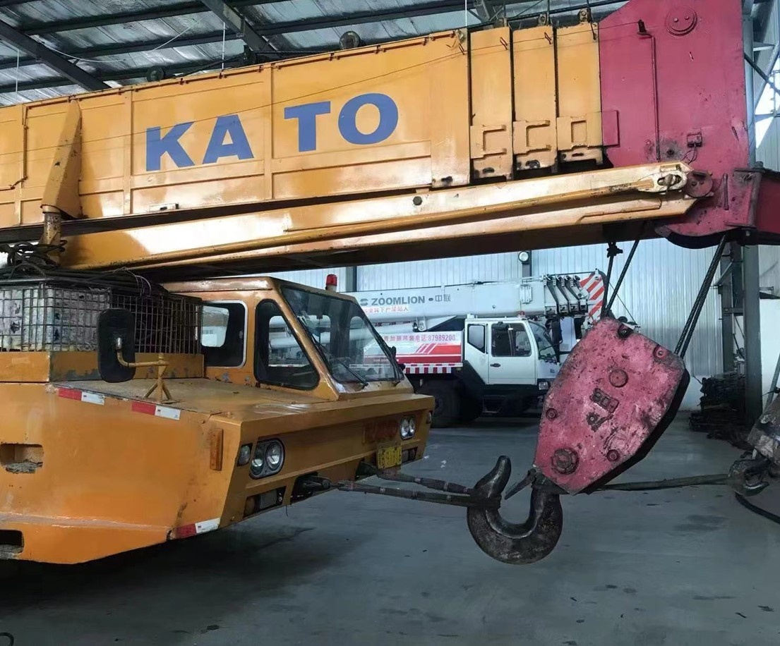 KATO NK800 中古トラッククレーン 80トン 鉄道エンジン搭載かつコア