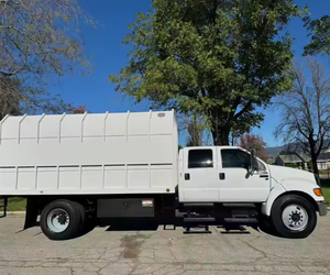 Original Used 2015 For-Fords F-650 Crew Cab Chipper <b>Truck</b> Export Ready - Product Image 2