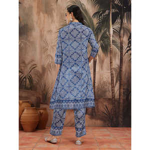 Ensemble Kurta et Palazzo bleu imprimé pour femme avec col à nœud et manches trois-quarts pour la saison printemps/été - Product Image 3