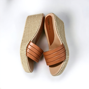 Offrez-vous le confort et le style avec des sandales à semelles compensées souples: votre mélange parfait d'élégance et de facilité chaussures pour femmes - Product Image 3