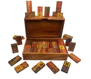 Jeu de dominos artisanal écologique en bois massif de 56 pièces avec boîte de rangement, idéal pour les adultes - Product Image 4