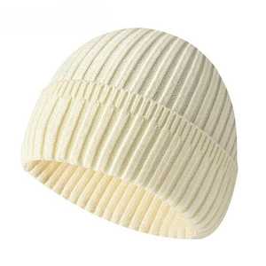 Bonnet de ski d'hiver unisexe de haute qualité en acrylique brodé de têtes de mort, personnalisé, vente en gros, ensemble tricoté et tissé avec étiquette, teint uni - Product Image 4