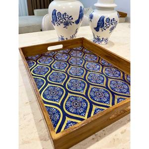 Bandeja de servicio de madera de nogal grande de alta calidad con asas de diseño cuadrado para bandeja de madera decorativa de hotel y restaurante - Product Image 2