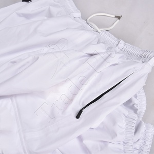 Pantalon de neige imperméable hautement professionnel avec taille ajustable, poches à fermeture éclair sécurisées, bas double élastique et option personnalisée - Product Image 4