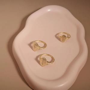 Anillo de latón minimalista moderno de calidad de exportación para joyería de moda juvenil anillo de latón disponible al mejor precio - Product Image 2