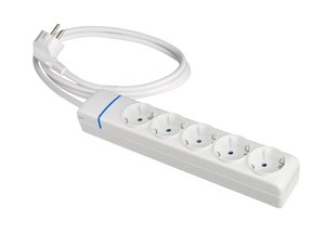 Base multi-attacco serie ION a 5 prese con cavo da 1,5 m, senza interruttore, 16A 250V (Solera 8015P) - Product Image 1