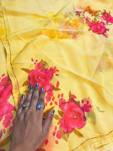 Georgette bandhani Saree ที่มีการออกแบบที่ซับซ้อนสไตล์แฟชั่นชุดแบบดั้งเดิมสำหรับผู้หญิงสำหรับงานแต่งงานเทศกาลหรืองานปาร์ตี้ - Product Image 5