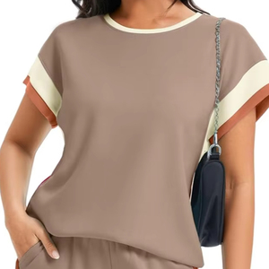 Ensemble 2 pièces pour femmes Color Block Outfit Set Top pull à manches courtes et short Lounge Wear Ensemble de survêtement Design personnalisé OEM Pakistan - Product Image 5