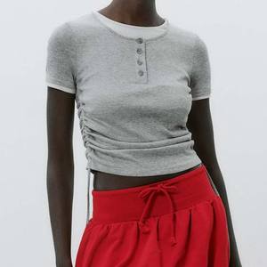 เสื้อยืดผ้าฝ้าย95% 5% ผ้าสแปนเด็กซ์ธรรมดาทรงพอดีตัวคอวีเข้ารูปพิมพ์โลโก้ได้ตามต้องการแฟชั่นผู้หญิงคุณภาพสูง - Product Image 5