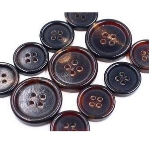 Boutons en corne de buffle écologiques à 4 trous pour la mode durable Produit tendance provenant d'un fabricant indien - Product Image 5