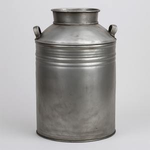 กระป๋องนมกัลวาไนซ์แบบดั้งเดิมที่มีดีไซน์พรีเมี่ยมเหมาะสำหรับตกแต่งบ้านและสวนแบบชนบท - Product Image 4