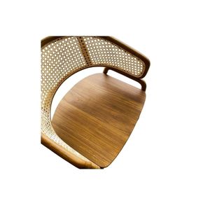 Venta de sillas de jardín hechas con una combinación de madera de teca y ratán, diseño moderno apto para diversas necesidades. - Product Image 3