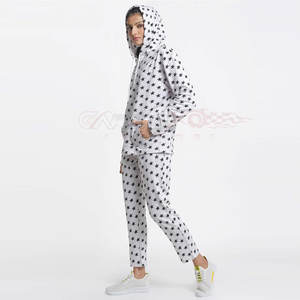 Chándal de invierno de alta calidad para mujer, nueva moda, conjunto de lana de algodón de 2 piezas, estilo informal con logotipo impreso y técnicas de tinte - Product Image 2