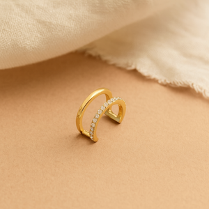 Pendientes de Oreja con Media Perla y Diamante, Joyería de Latón Chapado en Oro - Product Image 4