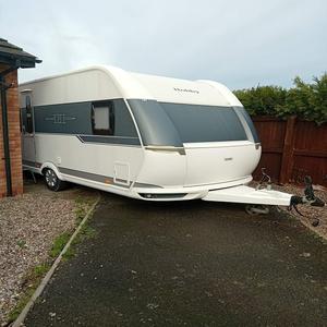 Las caravanas Fast Delivery Hobby combinan comodidad rápida con una vida de lujo y una estabilidad probada en la carretera. - Product Image 1