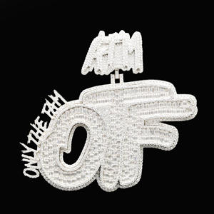 Colgante Unisex de Acero Inoxidable con Diamantes de Imitación CZ, Estilo Hip Hop Contemporáneo Personalizado - Product Image 1