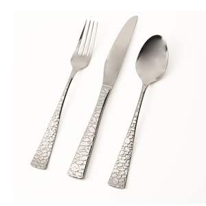 Juego de Cubiertos Decorativos Totalmente Plateados con Acabado Pintado, con Múltiples Diseños de Tamaños y Formas - Product Image 6