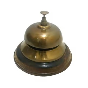 Cloche de bateau de bureau en laiton moderne faite à la main avec un design personnalisable écologique pour la décoration nautique de la maison - Product Image 1