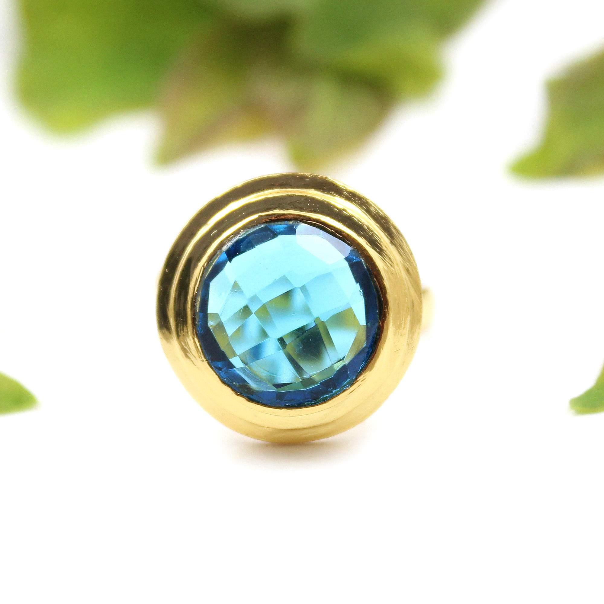 สีฟ้าสวิส