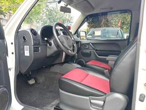 Suzuki Jimny 2015 de Venta Rápida, Automático, HATCHBACK, Volante a la Izquierda, Bajo Kilometraje, Diésel Turbo, Carrocería Sin Estructura Portante, Tamaño Compacto, Asientos de Cuero - Product Image 4