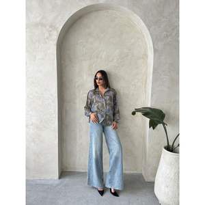 เสื้อเชิ้ตผ้าซาตินสำหรับผู้หญิง ดีไซน์ลายผ้าคลุมไหล่ สวยสง่า เหมาะสำหรับทุกโอกาส - Product Image 4