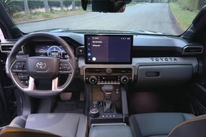 LISTO PARA ENVIAR, TOYOTA TACOMA TRAILHUNTER 2024, Doble Cabina, 4x4, Híbrido Turbo de 4 Cilindros, Volante a la Derecha/Izquierda - Product Image 5