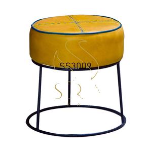 Asientos de hierro de tela de estilo artesano único otomano Puffee de diseñador indio moderno para hoteles, restaurantes y uso doméstico - Product Image 1