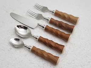 Conception chaude de STAR CRAFTS INDE résine/manche en bois et couverts en acier inoxydable plaqué argent ensemble de 5 pièces ensemble de couverts - Product Image 3