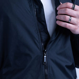 ชุดวอร์มลำลองแฟชั่นผู้ชายสำหรับฤดูหนาว แต่งไนลอน 2 ชิ้น ชุดกีฬา ระบายอากาศ แห้งเร็ว น้ำหนักเบา กางเกงเอวยางยืด ใส่ได้ทุกวัน - Product Image 4