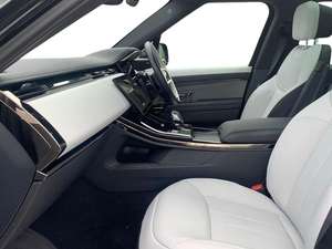 NEATLY USED AND PRICE FRIENDLY 2024 RHD L - R - R - R SPORT 3.0L D300 MHEV DYNAMIC SE AWD DIESEL ENGINE LUXURY SUV - Product Image 3