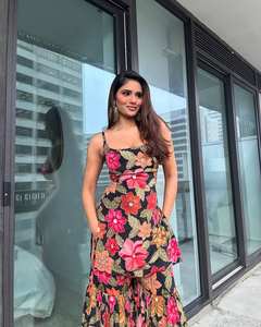 Costume Sharara à broderies lourdes très vendu pour les filles, tenue de fête de mariage, style Bollywood, séchage rapide - Product Image 5