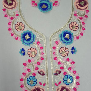 Patch de col en tissu net gracieux avec broderie et paillettes pour les tenues indiennes robe blouse saree et utilisation de kurtis - Product Image 1
