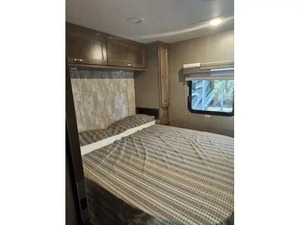 Autocaravana usada WINNEBAGO RV INTENT 31P modelo 2019 lista para la venta. - Product Image 3