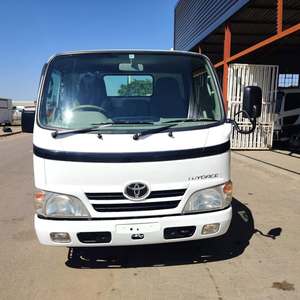 Camion DYNA DIESEL Turbo Manuel R16 en alliage d'aluminium, couleur foncée, modèle 2023, d'occasion - Product Image 5