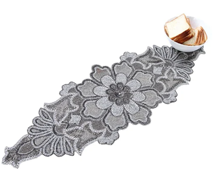 Camino de mesa bordado con cuentas de diseñador, hecho a mano para bodas, comedor, uso en hoteles con diseños florales - Product Image 1