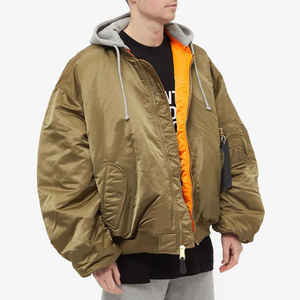 Blouson d'aviateur en nylon rembourré noir vierge surdimensionné coupe Boxy pour hommes pour tenue décontractée - Product Image 3