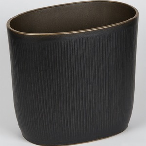 Cubo de basura de latón Premium con acabado negro pulido diseñado para hogares elegantes y función de utilidad decorativa. - Product Image 5