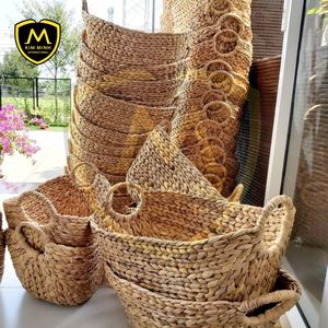 Panier en jacinthe d'eau naturelle fabriqué au Vietnam pour la maison et le placard pour le rangement des vêtements - Product Image 3