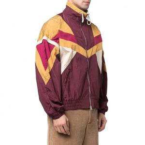 Veste coupe-vent d'hiver épaisse et élégante pour homme, 100% imperméable de haute qualité avec fermeture éclair et imprimé, idéale pour les activités sportives décontractées en extérieur - Product Image 1