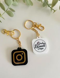 Llavero de Acrílico y Plástico Personalizable y Duradero con Logotipo Personalizado, Estilo Anime, Llavero Único para Colección Personal - Product Image 4