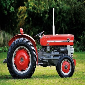 รถแทรกเตอร์เดินตามอเนกประสงค์ MF 135 Massey Ferguson ขับเคลื่อน 4 ล้อ 24 แรงม้า สำหรับขับเคลื่อนด้วยระบบเกียร์เครื่องยนต์ ผลผลิตสูง ใช้ในฟาร์ม รับประกัน 2 ปี - Product Image 2