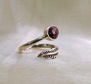 Pierre de grenat faite à la main bijoux de mode fine 925 estampillé argent filles bague Simple en argent Sterling 925 bague réglable grenat bague - Product Image 5