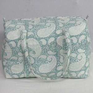 Bolsa de lona ecológica de algodón Weekender, elegante cierre de cremallera con estampado de bloque de mano, rayas de moda para Fashion-Forward - Product Image 3