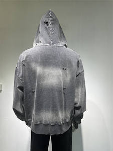 เสื้อฮู้ดดี้ผู้ชายทรงโอเวอร์ไซส์แบบซิป สไตล์สตรีทแวร์วินเทจ ล้างสีแบบแอซิดวอช แต่งขาดๆ มีกระเป๋า  ผ้าหนาพิเศษ - Product Image 5